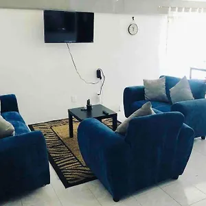 Lindo Departamento Centrico Con Estacionamiento Apartamento